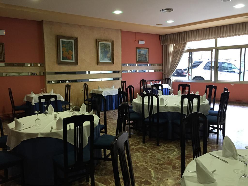 Hotel Restaurante Derby Carballino Ngoại thất bức ảnh