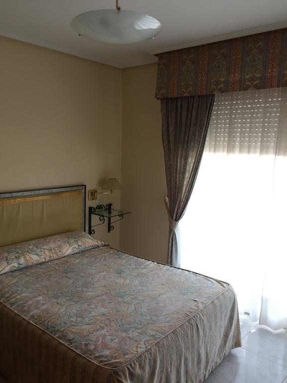 Hotel Restaurante Derby Carballino Phòng bức ảnh