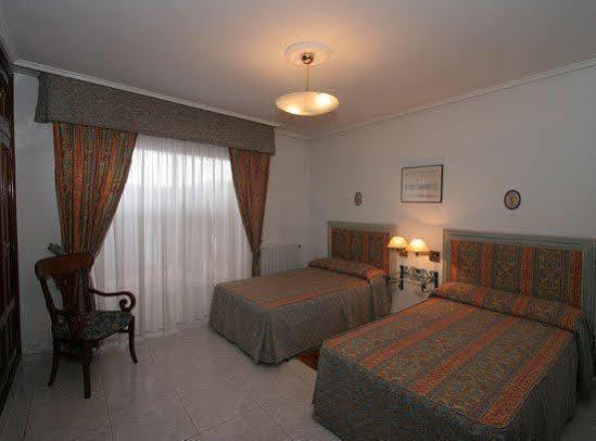 Hotel Restaurante Derby Carballino Ngoại thất bức ảnh