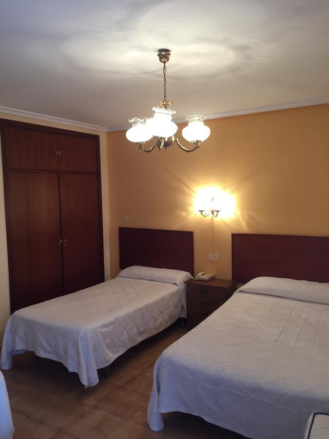 Hotel Restaurante Derby Carballino Ngoại thất bức ảnh