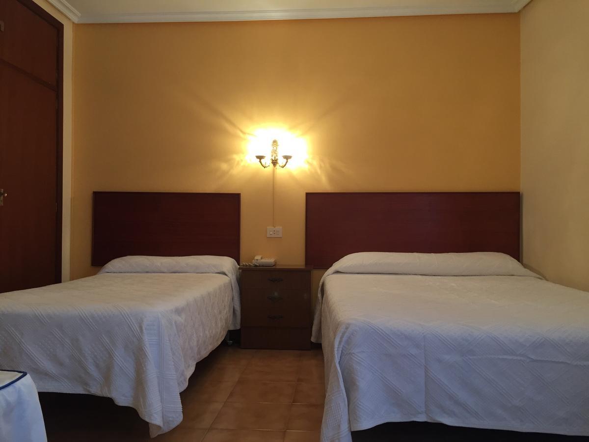 Hotel Restaurante Derby Carballino Ngoại thất bức ảnh